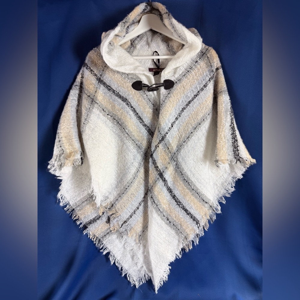 NWOT Altare Plaid Hooded Poncho with Toggle Closure
